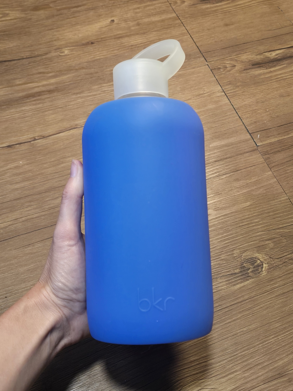 BKR "Big" Glass Water Bottle with Silicone Sleeve Vibrant Royal Blue (1L / 32oz)